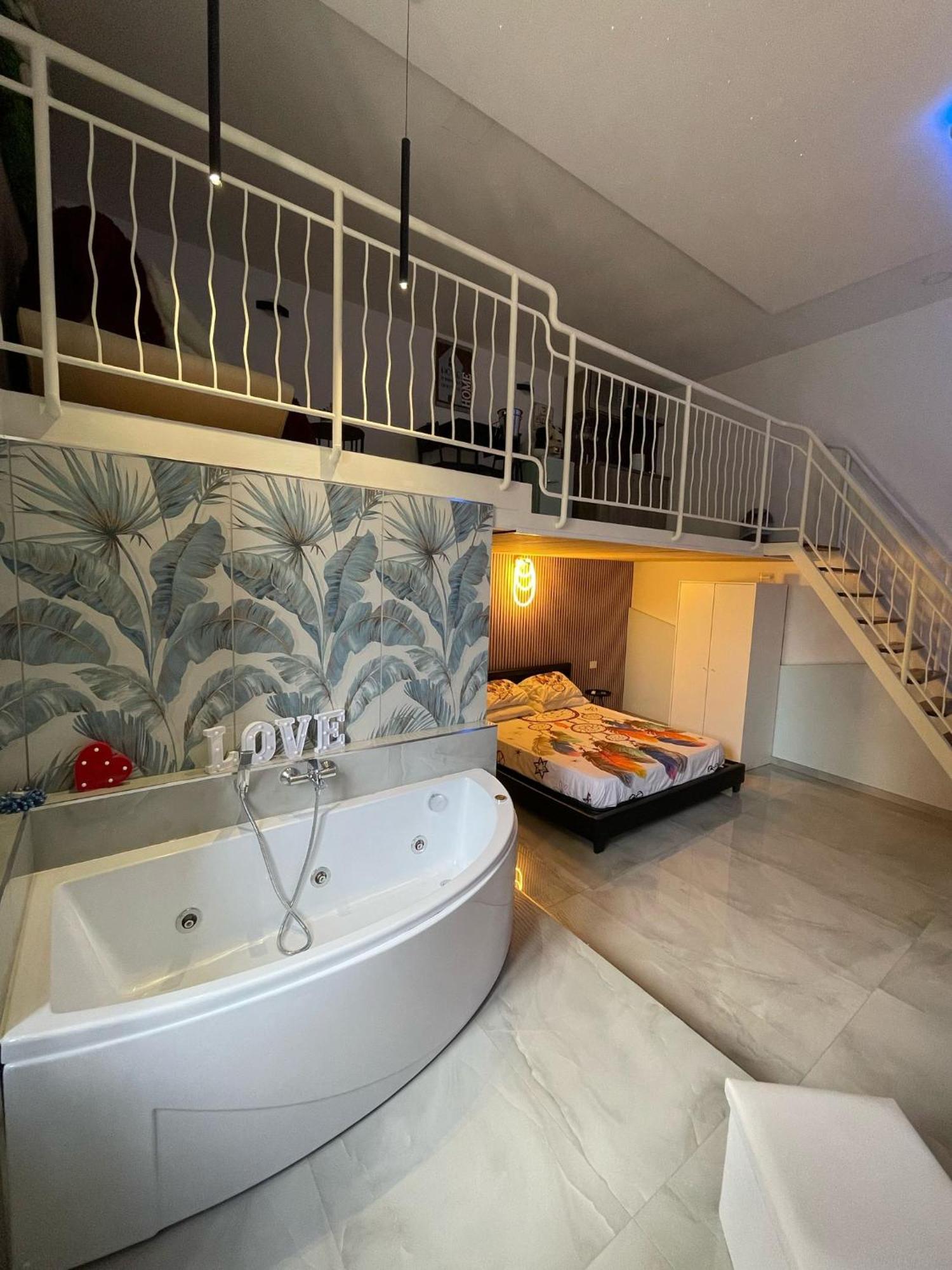 Charm E Chic Apartment Naples Exterior photo