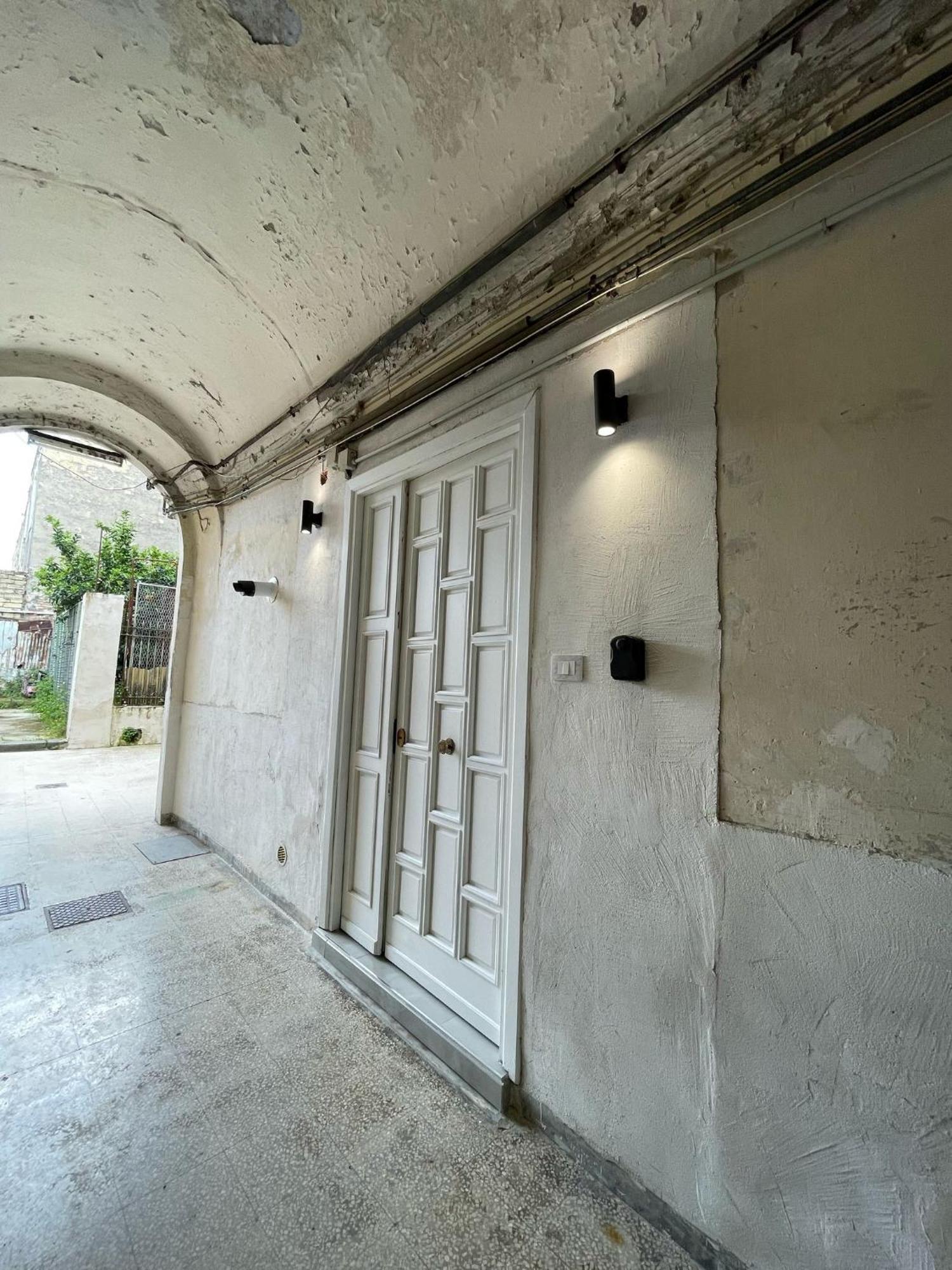Charm E Chic Apartment Naples Exterior photo